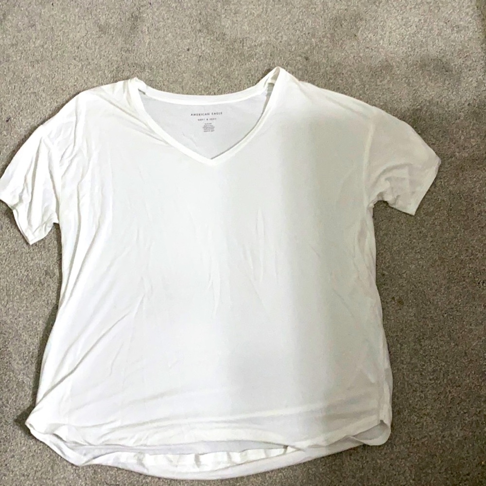 American eagle soft and sexy white v-neck shirt!